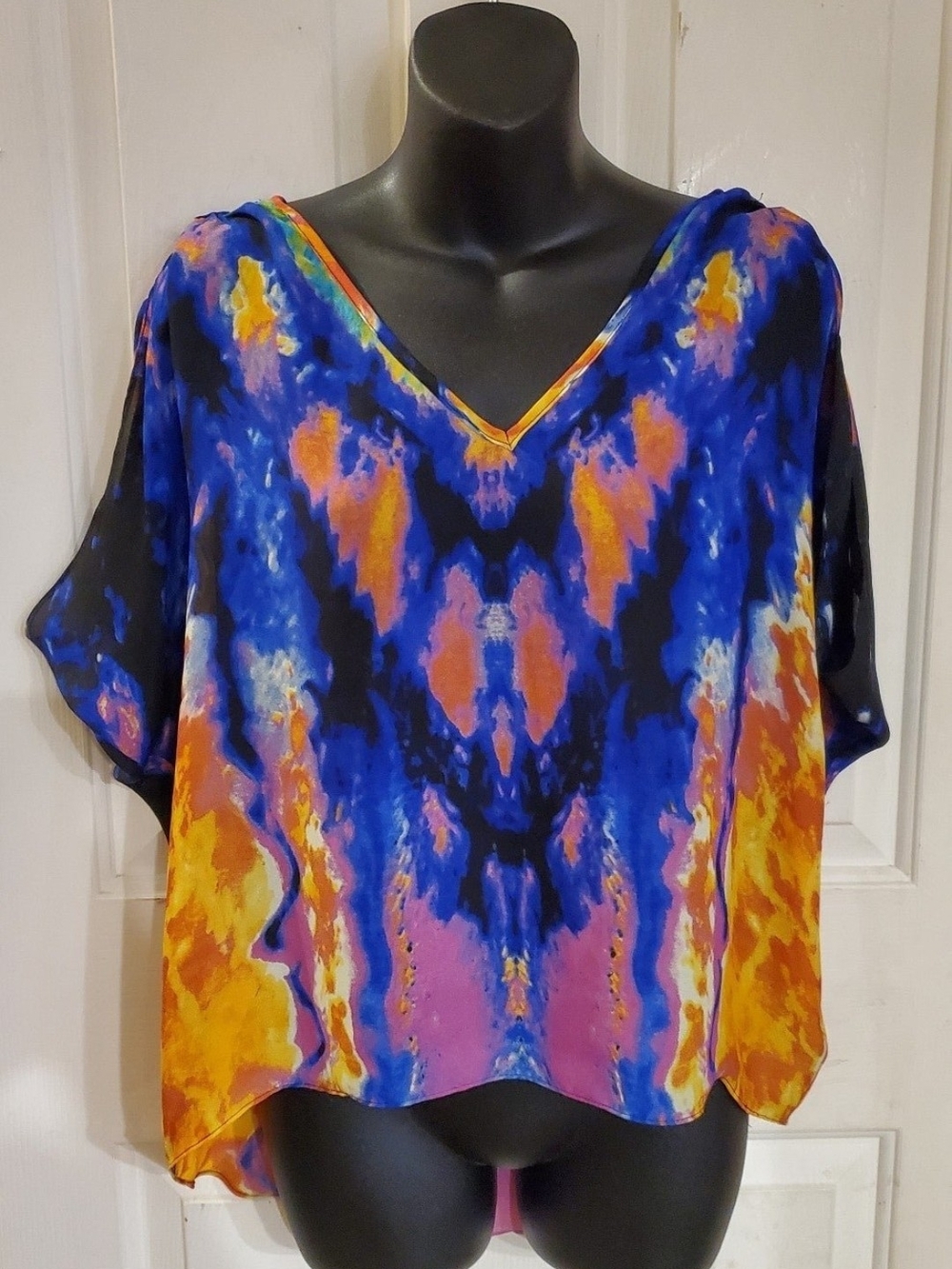 Rampage Vibrant Multicolor V-Neck Women’s Top